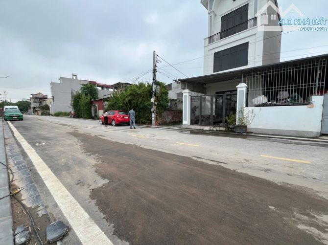 Nhỉnh 4 tỷ chút - 48,5m2 Thôn Đoài - Nam Hồng đường thông ô tô 7 chỗ.