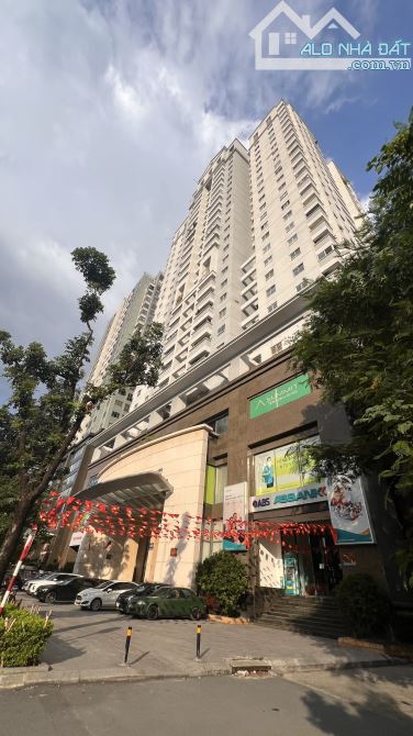 TIN MỚI. 4 CĂN HỘ CAO CẤP KHU VIP LÁNG HẠ ĐỐNG ĐA. CẦN BÁN.