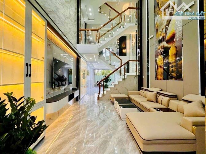 Nhà mới 5 tầng, Full nội thất. Đường xe tải, cách Hà Huy Giáp 100m