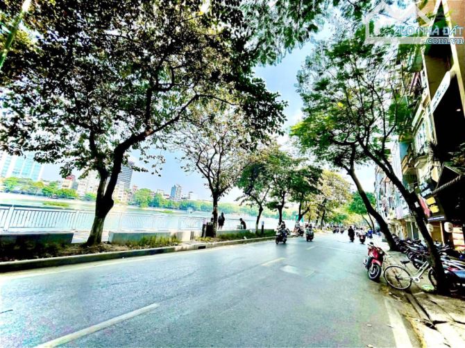 Bán khách sạn căn góc mặt hồ Mai Anh Tuấn, 3 mặt thoáng, DT 221m2, MT 11m