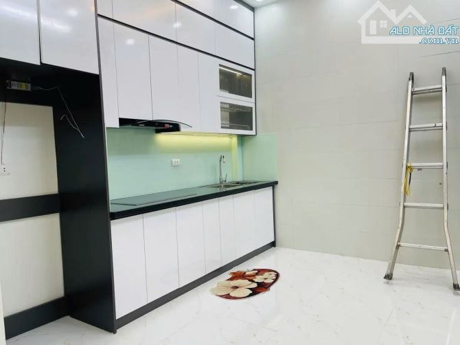 LÔ GÓC – MẶT NGÕ THÔNG – KINH DOANH ĐỈNH – VF3 ĐỖ CỬA – TẶNG FULL NỘI THẤT – Ở NGAY
