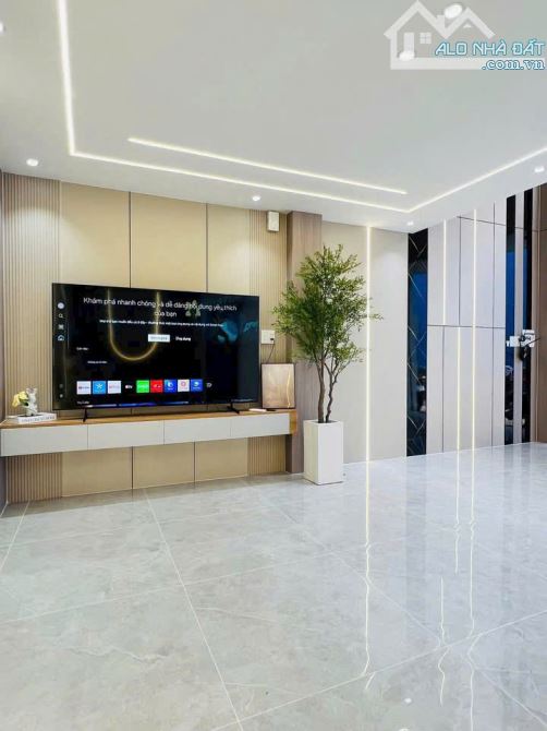 HÀNG HIẾM - Nhà Mặt tiền đường Hồ Hảo Hớn, Q.1 | DT: 3,8 x9,5M | 3 Tầng | Dòng tiền sẵn.