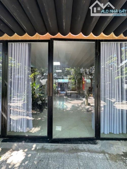 Cần bán nhà cấp 4 đường Vũ Xuân Thiều, Hòa Xuân vị trí đẹp