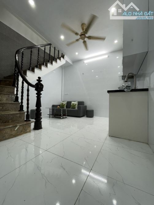 Bán nhà Nguyễn Cao-Lương yên, 25m2,4 tầng, trung tâm Hai Bà Trưng, 600m tới Bệnh viên 108