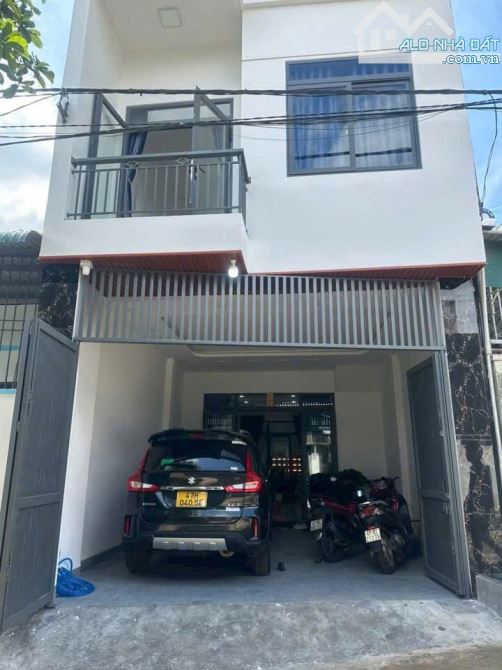 Nhà toạ lạc tại hẻm 271 /lê duẩn ngay trung tâm phố gần các tiện ích
