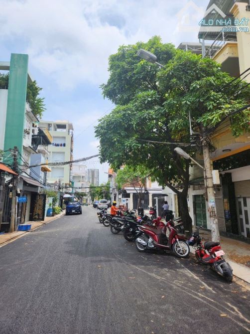 Mặt Tiền 3 Tầng - 4x17 -  Gần Nguyễn Thị Thập - Quận 7 - Nhỉnh 11 Tỷ
