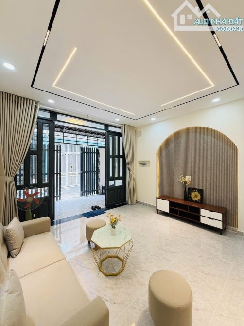 Thống Nhất - Gò Vấp - 50m2 - 3 Tầng - 6.6 tỷ - Hẻm Ô tô - Hoàn công - SHR