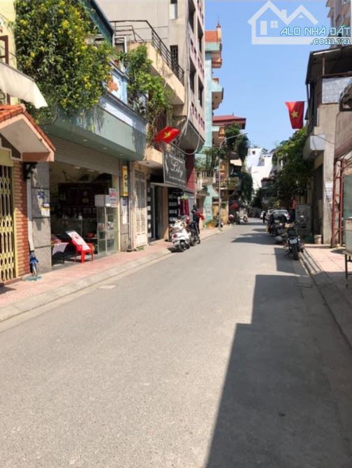 khu vip Nguyễn Sơn hàng không Long Biên - 45m 4tầng ngõ thông - giá chỉ 8tỷ8