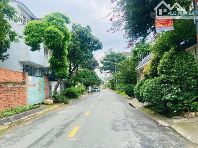 Siêu phẩm ! Bán nhà mặt tiền Bùi Tá Hán - 10x20m - CTXD : hầm 5 tầng - Giá : 30 tỷ- Q2