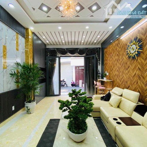 Bán nhà mặt tiền ĐS 7, khu City Land. Dt 5 x 20mm. trệt 4 lầu st, Nội Thất cao cấp