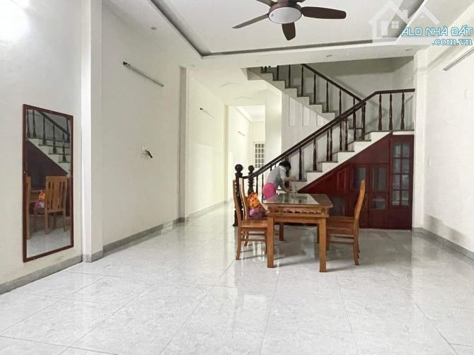 🛑 CHO THUÊ NHÀ 2 TẦNG: VŨ QUỲNH - 3PN - -SÁT BIỂN