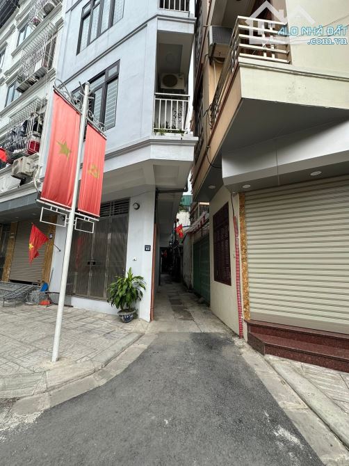 Bán nhà Nguyễn Xiển, Thanh Xuân, 30m, 4 tầng, 3 ngủ chỉ 5,55 tỷ