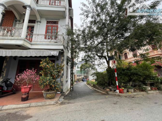 DUY NHẤT 1 LÔ TRONG ĐÊ - ĐÔNG DƯ - GIA L.ÂM - Ô TÔ VÀO NHÀ - CHỈ  VÀI BƯỚC RA ĐƯỜNG Ô TÔ T