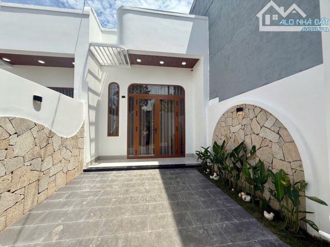 Bán 2 căn nhà mới liền kề hẻm 27 tuệ tỉnh bmt