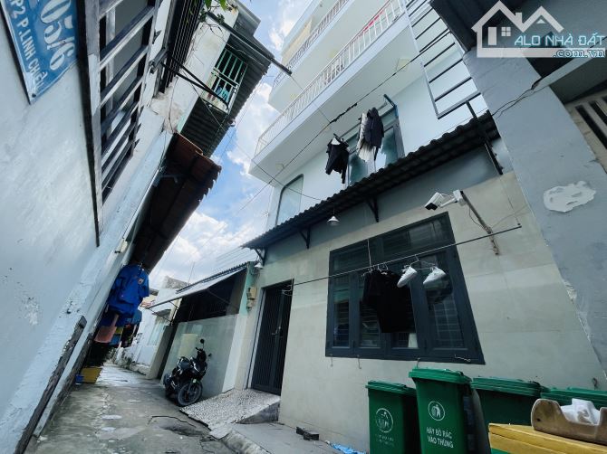 P. Linh Chiểu, sát ĐHNH, nhà 2 C4 63.3m2 SHR, KQH bán gấp chỉ 3.9 tỷ.