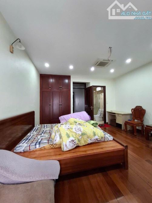 bán nhà đẹp Trần Cung 50m2 6 tầng thang máy ô tô đỗ cửa đầy đủ nội thất