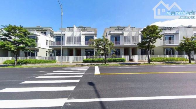 Chỉ 3 căn Biệt thự đường 24m đối diện khách sạn 5 sao,cách đường Võ Nguyên Giáp khoảng 80m
