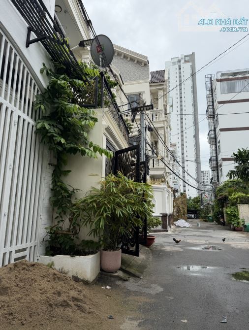 Bán nhà 3 tầng khu đồng bộ,ngang 5M,hẻm 6M ô tô ngủ trong nhà,Lê Thị Chợ-Phú Thuận-Quận 7