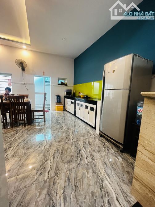 Bán nhà phố Khu Bên Sông 120m2 6x20m Sổ hồng Riêng