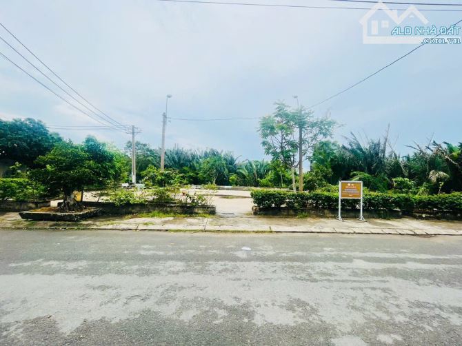Bán đất Biệt thự Khu Bình Dân view Công Viên 10x20m