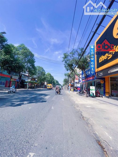 NP067 ➡️Bán nhà 3 lầu góc 3 mặt tiền đường Nguyễn Ái Quốc P.Hố Nai TP.Biên Hoà - Giá 12tỉ5