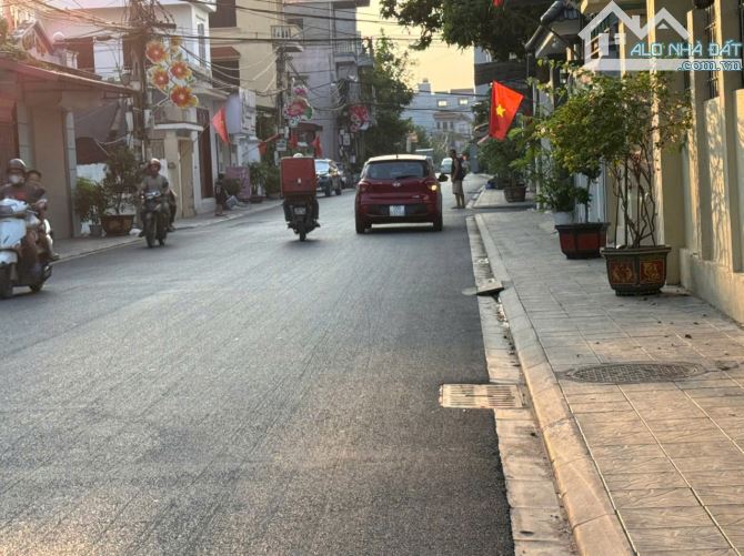 Cần bán 97.8m đất bìa làng  Kính Lỗ Uy Lỗ Đông Anh,đường ô tô tránh