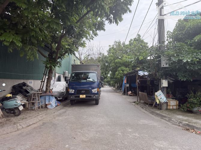 Cần bán gấp lô đất đẹp tặng căn nhà 3 tầng tại trung tâm khu tái định cư Đông Dư, Gia Lâm