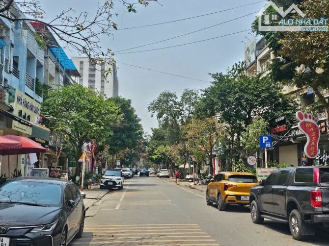 cần bán nhà 4 tầng lô góc vị trí Kinh Doanh sầm uất Ngọc hân giao Lý Nhân Tông