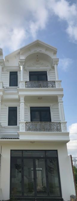 Nhà đẹp khu cao lấp Lê Văn Lương 5m x 36m vuông vức , đường nội bộ 12m giá tốt 10.5 tỷ
