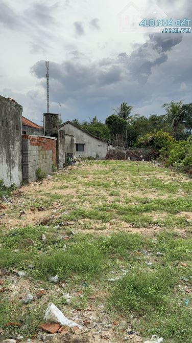 Lô đất full thổ cư biển Lò 1, cách bãi biển chỉ 150m, giá rẻ nhất làng Lò