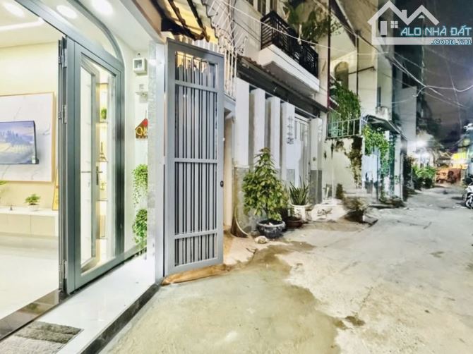 NHÀ MỚI GẦN CHỢ CÂY QUÉO, 27M2, 2 TẦNG, 3 PN, NỘI THẤT CAO CẤP, HẺM 3M, SÁT MẶT TIỀN, PHÒN