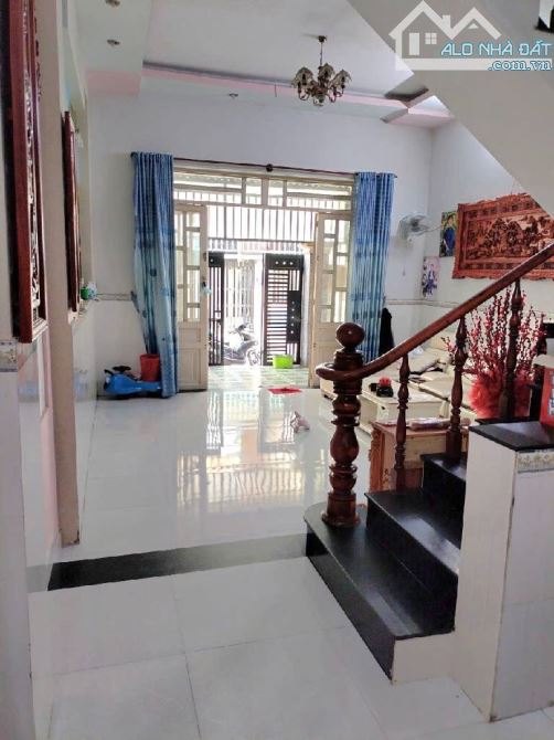 Bán nhà 82m² Ngang lớn 5m,Hóc Môn Bà Điểm gần Phan Văn Hớn,giá chỉ 4.75 tỷ.