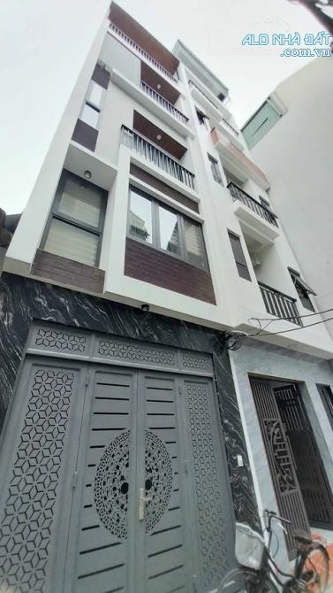 Bán Nhà Ngõ 193 Bồ Đề, Hồng Tiến, 55m2, 5 Tầng, Thang Máy, Phân Lô, Ô tô, Full nội thất