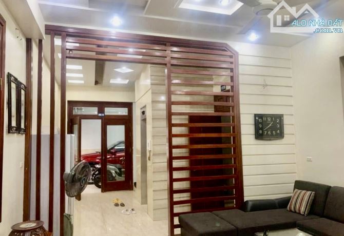 B.Nhà Góc bánh trưng Mặt đường Nguyên Hồng  , Lam Sơn_ Lê Chân Hải Phòng_ gần sông tam bạc