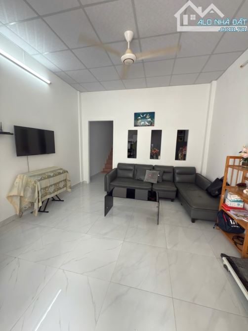 Nhà GẦN SÂN BAY, Nguyễn Thượng Hiền - Gò Vấp, 2 Tầng - 2PN,2WC - DT60m2, Hơn 7 tỉ