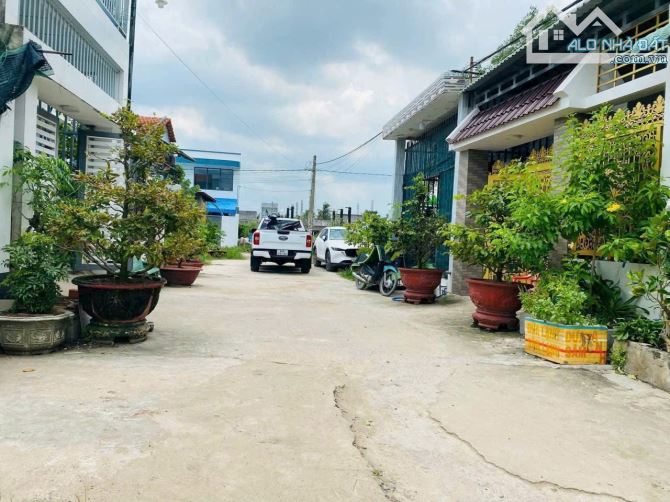 Nhà 1 trệt 1 lầu hoàn công ngay Khu Công Nghiệp Thuận Đạo Cần Đước Long An