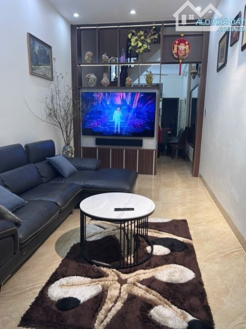 Phố Dịch Vọng - Trung tâm Cầu Giấy rộng 68m giá hiếm 220tr còn TL