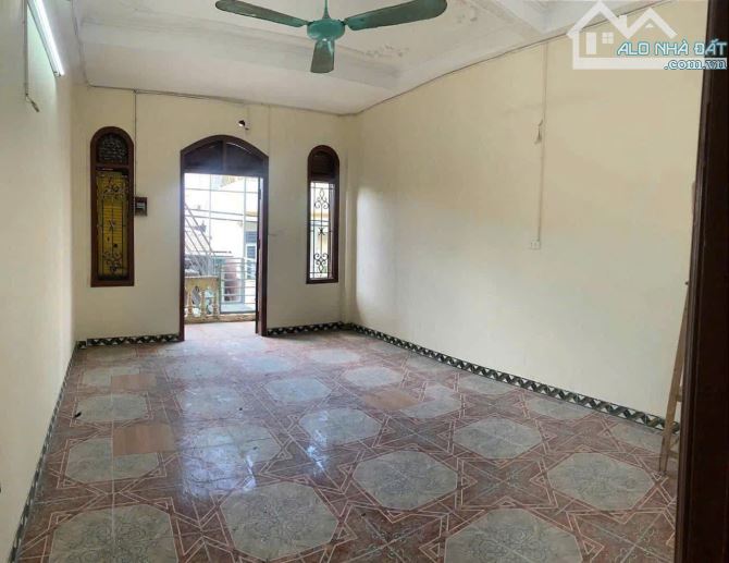 Cho thuê nhà nguyên căn ngõ 62 Mai Động, 72m2 - 4 tầng - 4 phòng - 3 wc  16,5 triệu/th