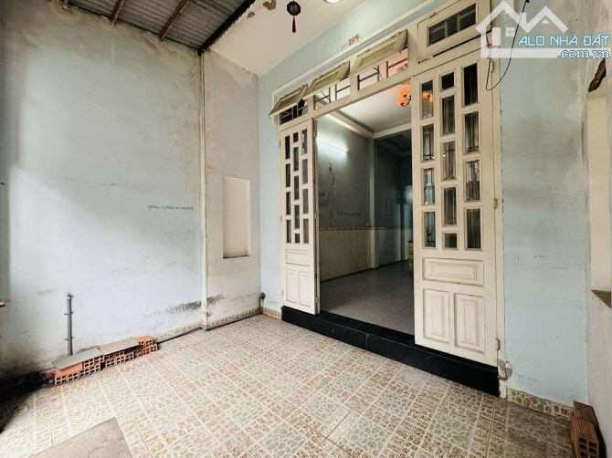 NHÀ 2 TẦNG BTCT, 44M2, 2PN, 2WC, HXH,1 SẸC TTH21, GẦN BỆNH VIỆN Q.12, NHÀ ĐANG SƠN SỬA