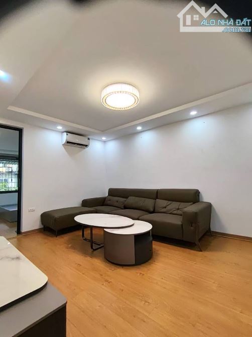 Bán tập thể tầng 3 khu Thành Công, sổ 41,2m2 sử dụng 100m, căn 5 ngủ, trung tâm Ba Đình