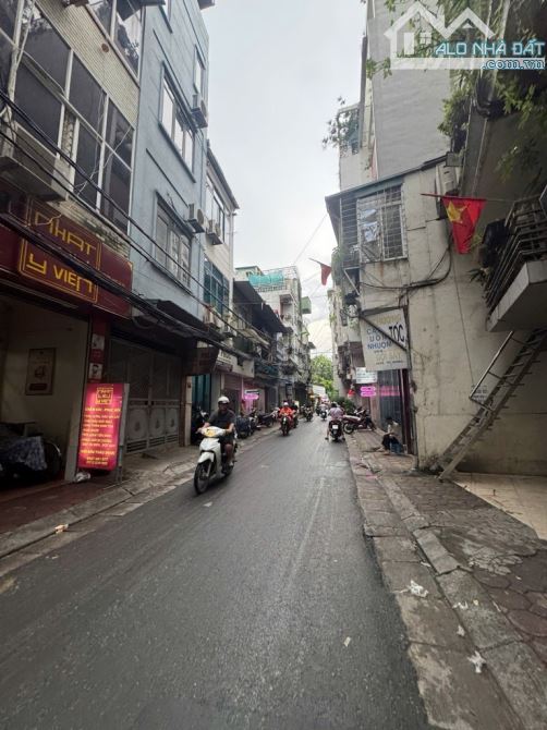 Bán Nhà Đê Tô Hoàng – Mặt tiền rộng – Gần phố – Sổ vuông vắn