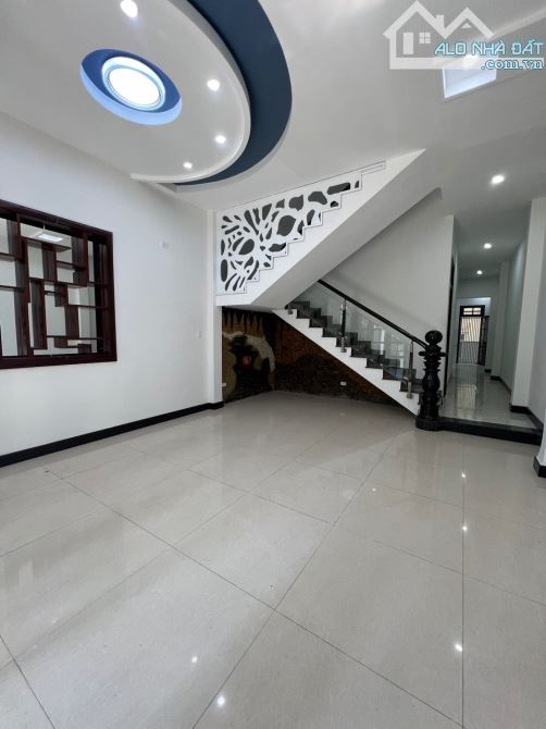 Cho Thuê Nhà 3 Tầng mặt tiền Đỗ Thúc Tịnh, Cẩm Lệ