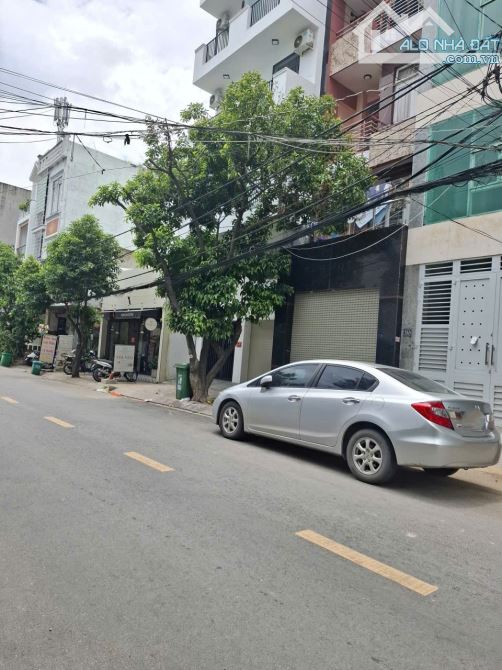 LÊ VĂN LƯƠNG, DT 80M2, NHÀ 3 TẦNG, HẺM Ô TÔ, GẦN LOTTE, CHỈ 7,1 TỶ, TẶNG NỘI THẤT