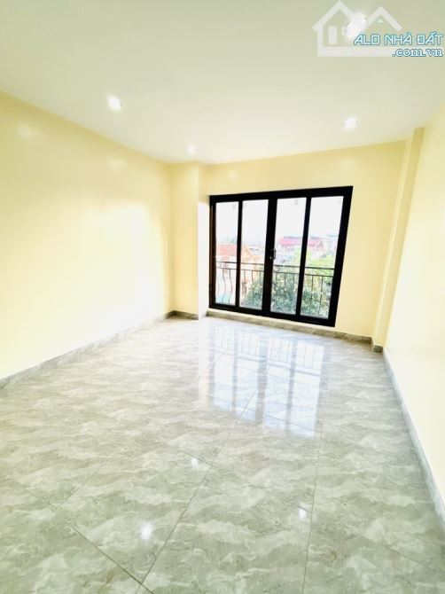CĂN XÂY MỚi - KÍNH KOONG - LÔ GÓC - FULL CÔNG NĂNG - NHIỀU TIỆN ÍCH