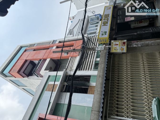 CẦN BÁN GẤP nhà Thích Hợp Xây Dựng CHDV