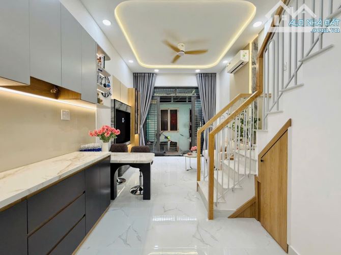 BÁN NHÀ-3lầu 3pn-Đ.LÊ ĐỨC THỌ, PHƯỜNG 17, GÒ VẤP. GIÁ: 3.xx TỶ - 10