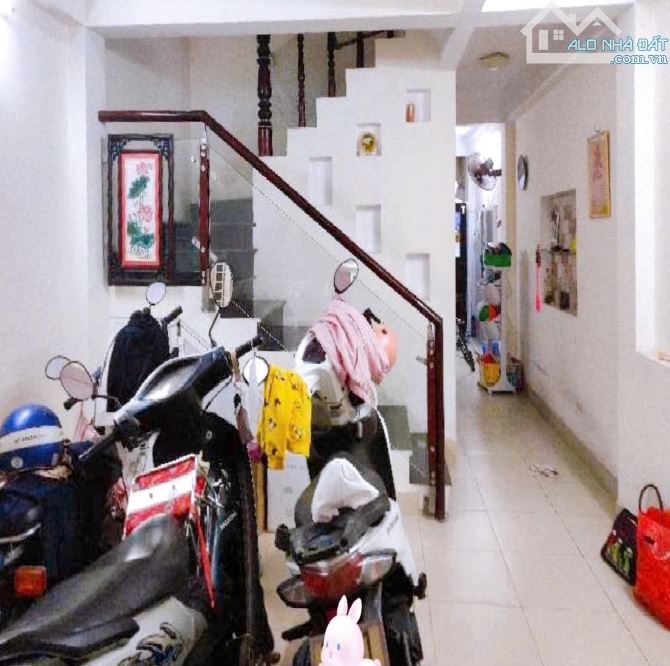 Bán nhà Cách Mạng Tháng Tám – QUẬN 3 – Sổ vuông 3.8 x 12.5 m – 4 Tầng – 9 tỷ - 10
