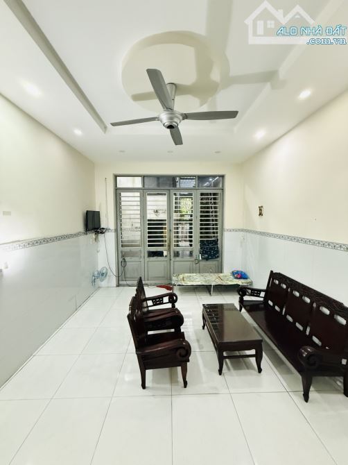 Bán gấp nhà 73m2 nở hậu. 2 tầng . Chế lan Viên . Tây thạnh. 7.9ty - 10
