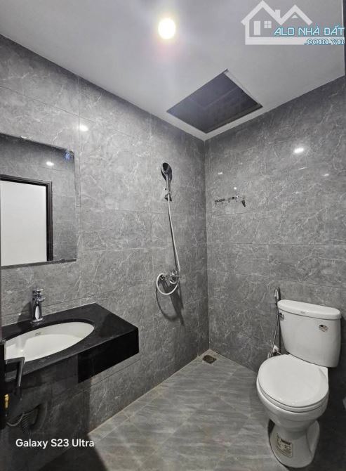 Toà CCMN 6 tầng thang máy mới 639 Hoàng Hoa Thám, 27 phòng~150 tr/th,125m2 sổ.Giá 30.6 tỷ - 11