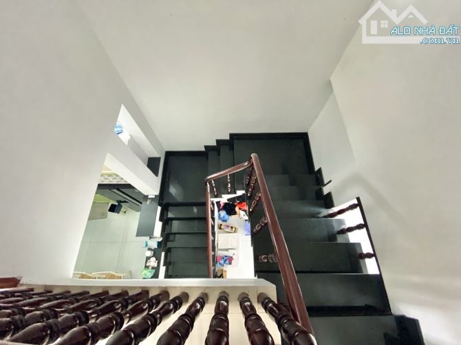 Biệt thự 2 tầng đường ĐÔNG HƯNG THUẬN 42, phường THT, Q12, dt 125m2 (7,8mx16m) Hẻm 7m - 11